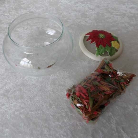 🎁Vintage Jade Porcelain and Glass Potpourri Keeper/Trinket by Christmas Avenue - Picture 5 of 11